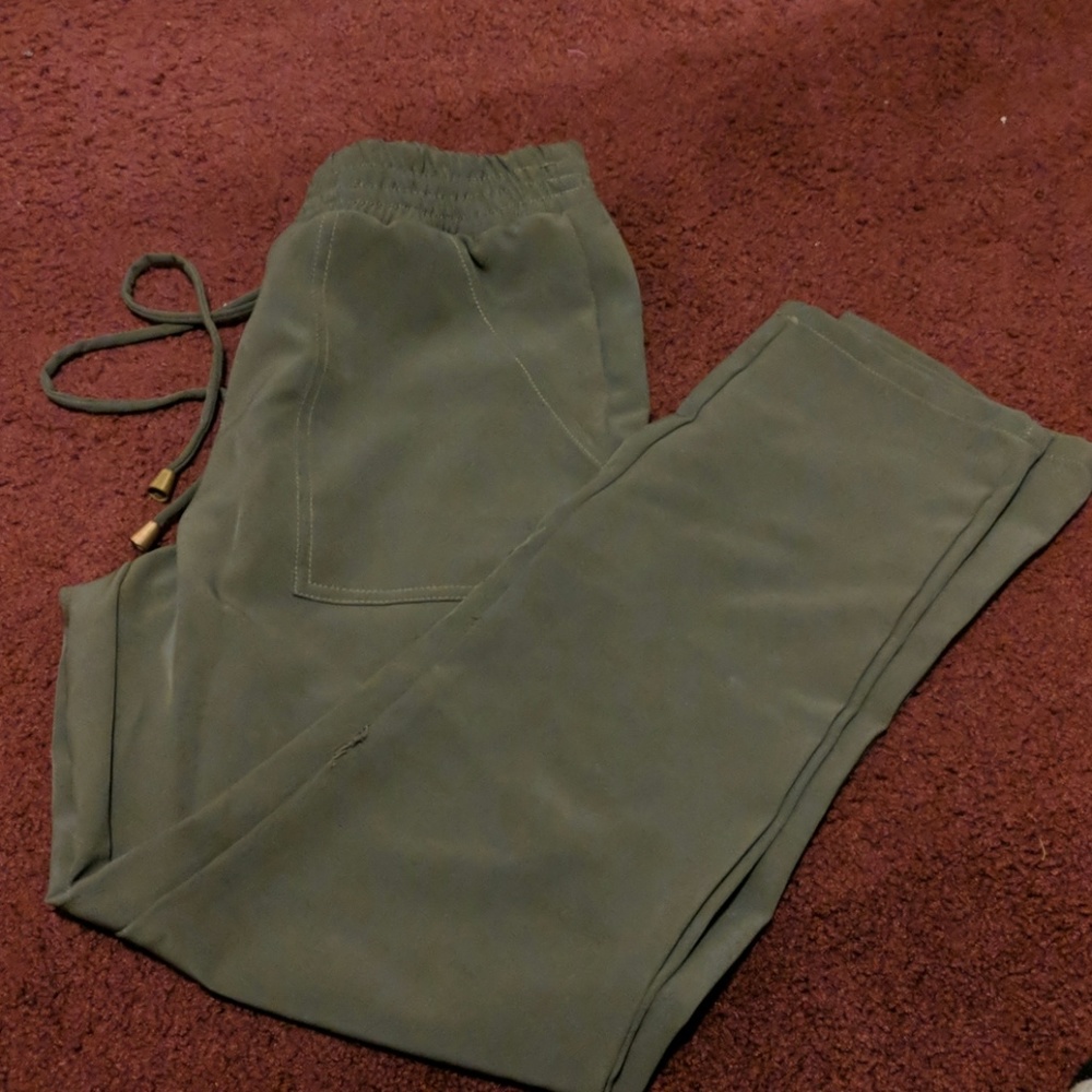Olive Elastic Pants.